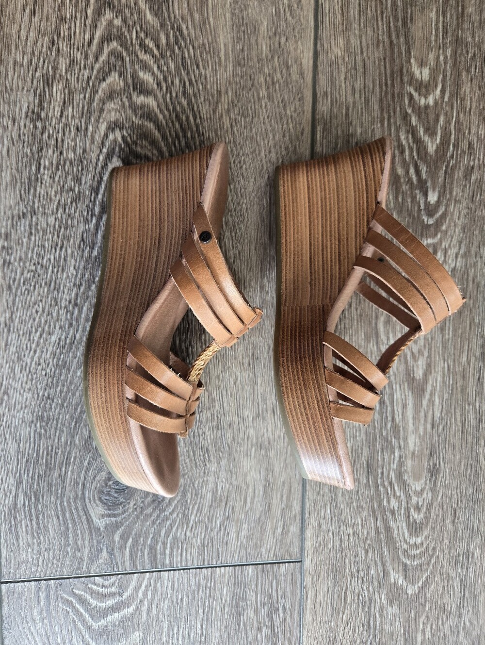 UGG Mattie Strappy Leather Platform Wedge Sandals Woven Boho Size 7.5 - Picture 6 of 9